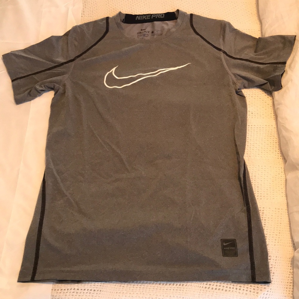 Nike boys tee - Picture 2 of 5